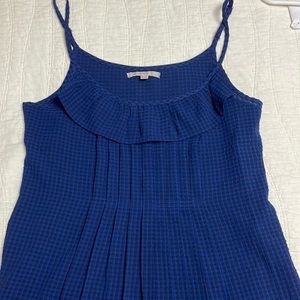 Gap Lightweight guys material pleated tank top